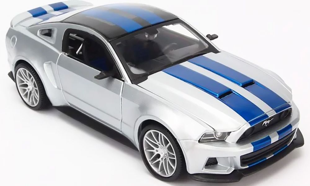 Mô hình Xe Ford Mustang 2014 Street Racer 1:24